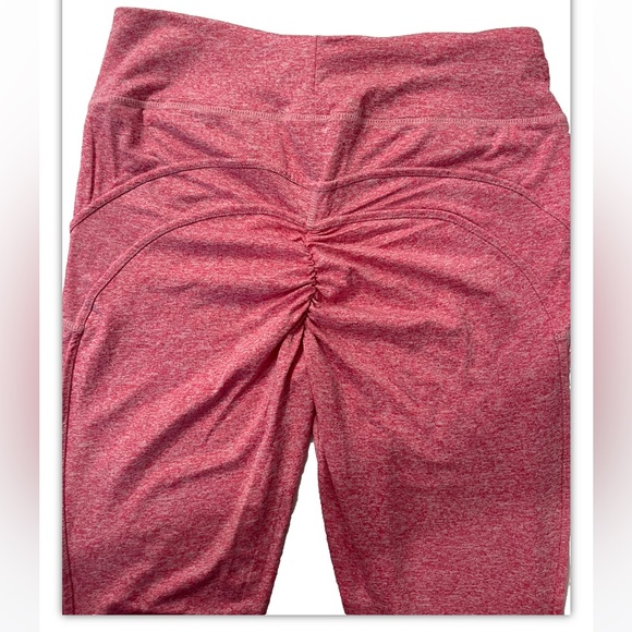 NWOT Unbranded legging with rouched back - Picture 3 of 5